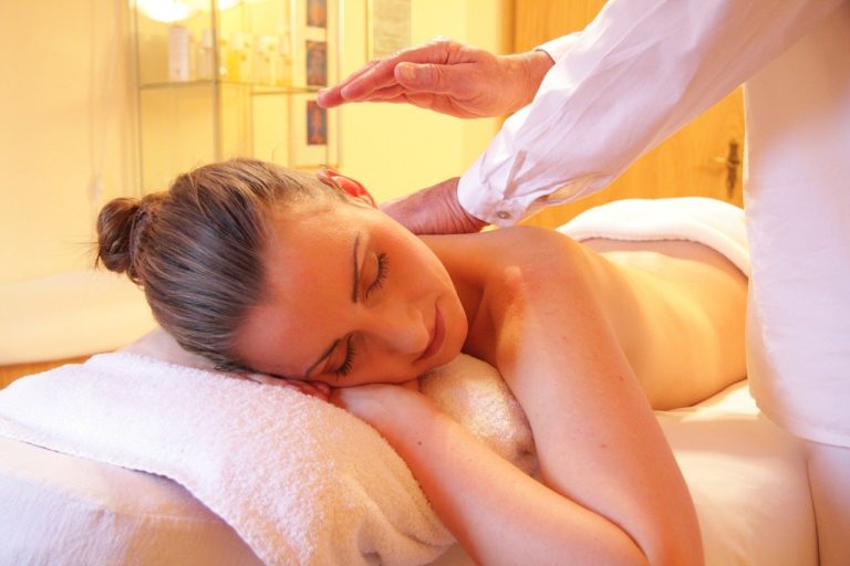choisir un massage naturiste à paris